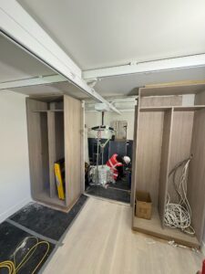 Weight testing the Freeway Transactive Xtra ceiling track hoist