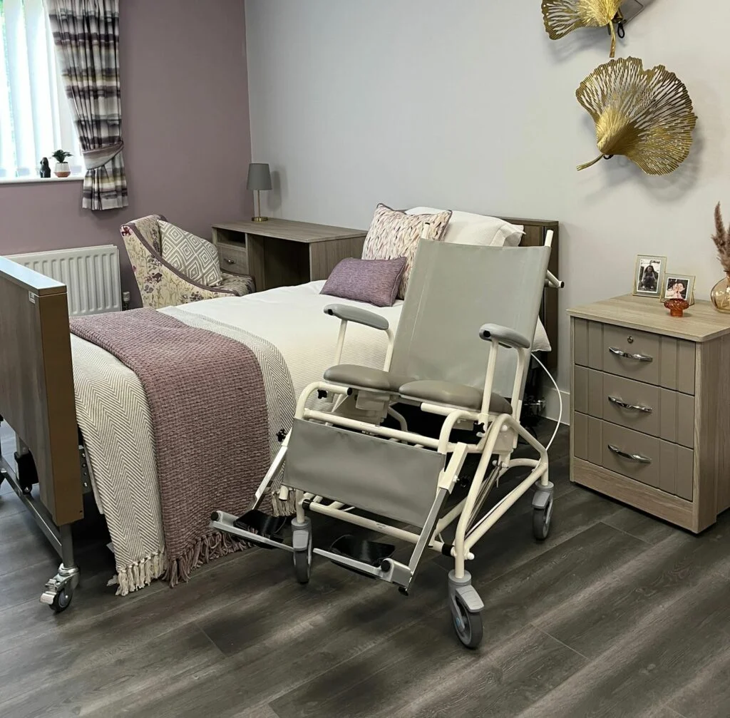 T80 in a bedroom